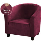 Housse fauteuil club velours ELVYRA installée sur un fauteuil club